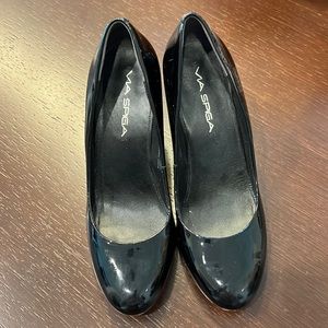Via Spiga black patent leather stacked heel